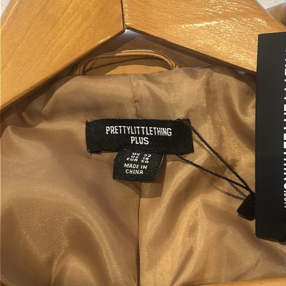 Pretty Little Thing Plus Faux Leather Statement Buckle Trench Coat Tan Size 18 - Picture 11 of 17